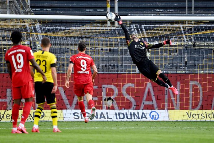 Soccer Football - Bundesliga - Borussia Dortmund v Bayern Munich - Signal Iduna Park, Dortmund, Germany - May 26, 2020 Bayern Munich's Joshua Kimmich (not pictured) score