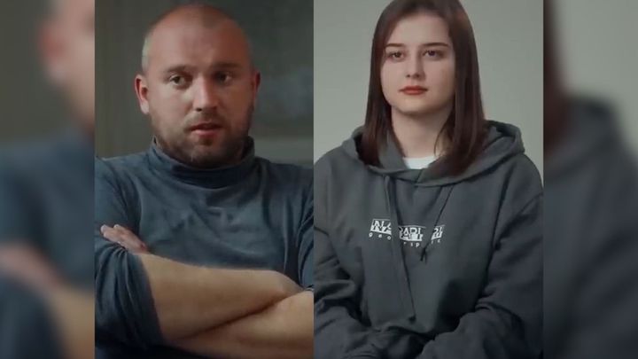 Jak víš, že to udělali Rusové? peskuje bratr sestru z Ukrajiny. Válka trhá rodiny; Zdroj foto: Aktuálně.cz/Rádio Svobodná Evropa