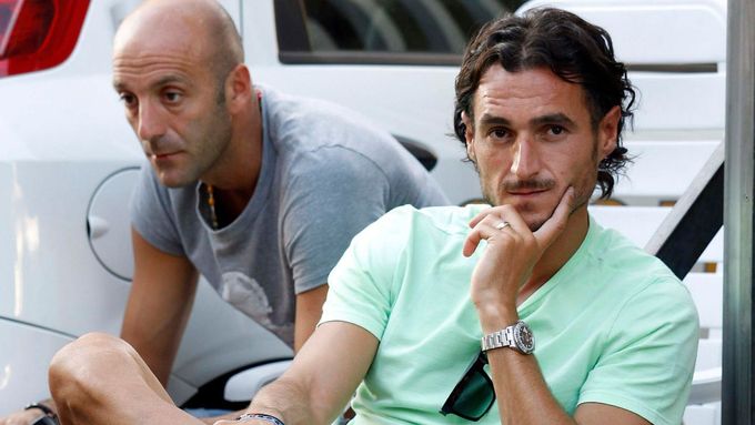 Emanuele Pesoli držel hladovku před sídlem fotbalového svazu od soboty