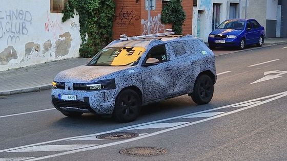 Testovací prototyp Dacie Duster na pražské Podbabě.