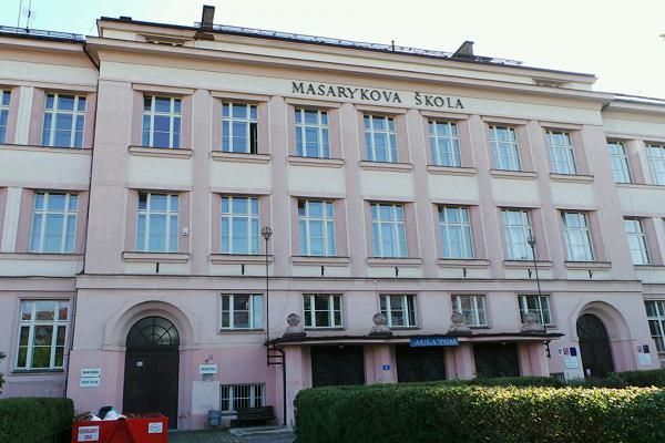 Škola T. G. Masaryka na Ortenově náměstí v Praze 7