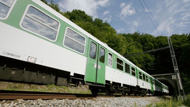 Tragédie na startu prázdnin. Chlapci vylezli na vagon, jeden po zásahu proudem zemřel; Zdroj foto: Archiv Českých drah