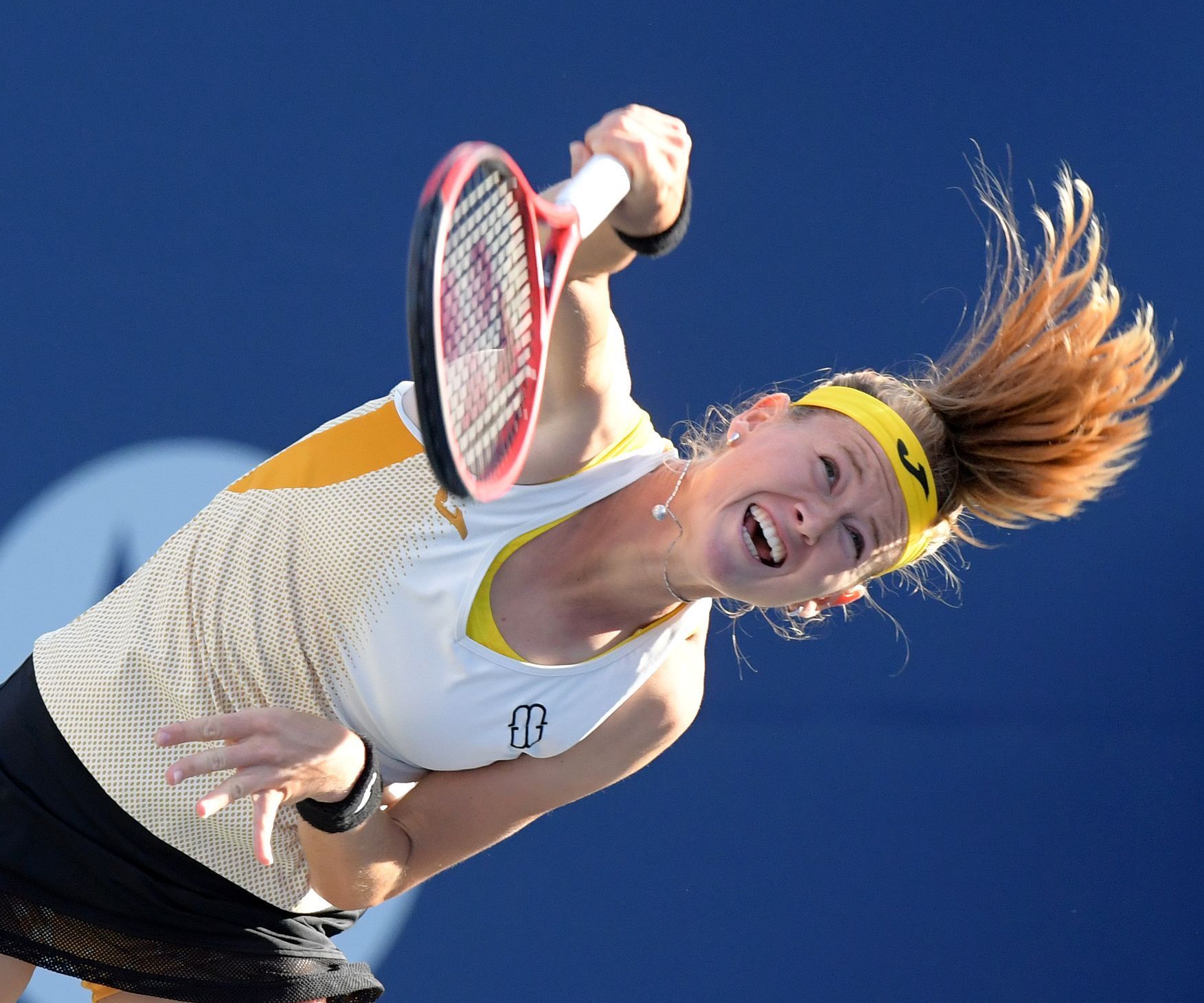 Marie Bouzková v semifinále turnaje Torontu 2019 proti Sereně Williamsové