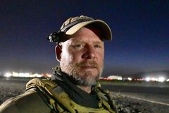 Při raketovém útoku v Afghánistánu přišel o život americký novinář