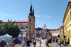"Snad nový papež dojede." Poutníci ve Velehradě si přejí brzkou návštěvu Lva XIV.