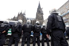 Silvestr v Kolíně nad Rýnem proběhl bez větších incidentů, policie preventivně vyslechla stovky mužů