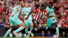 Nico Williams uniká Davidu Zimovi a Oscarovi