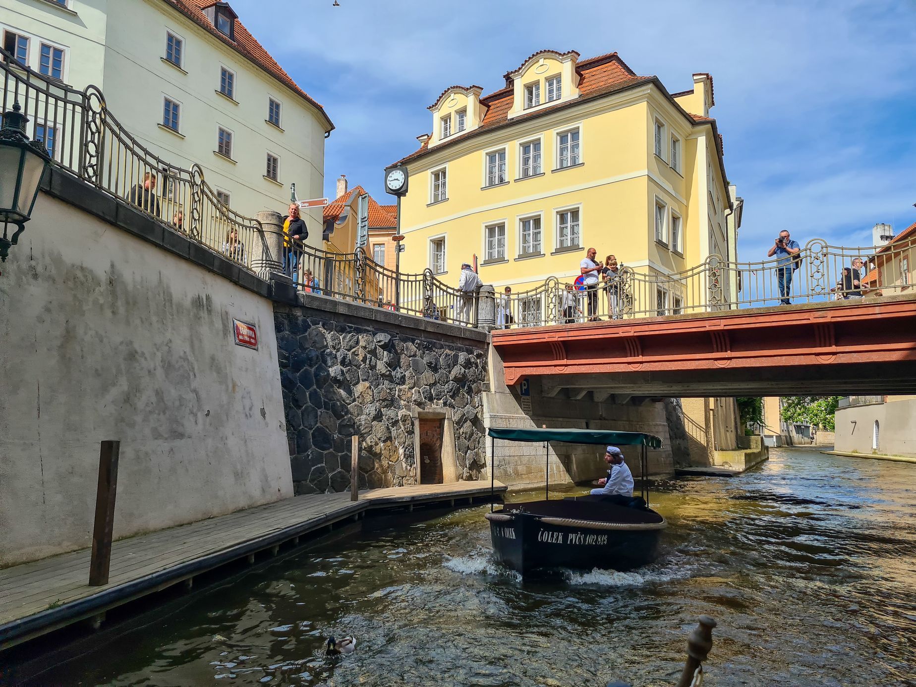Praha Vltava historická centrum Čertovka
