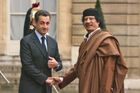 Sarkozy byl v září usvědčen ze zločinného spiknutí, které podle soudu mělo vést k financování jeho prezidentské  kampaně v roce 2007 z prostředků od libyjského vůdce Muammara Kaddáfího, výměnou za diplomatické laskavosti. Byl odsouzen k pěti letům vězení, ale pravděpodobně bude v polovině trestu propuštěn na podmínku.