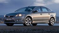 Ford Mondeo předchozí generace (od roku 2008) – u tohoto oblíbeného modelu jeho majitelé dobře vědí, že po přibližně 150 000 km mohou začít klepání a vibrace. Častější je tento problém u turbodieselů, ale týkat se může i benzinových motorů. Příčinou je opotřebení dvouhmotového setrvačníku. Pokud nemáte informaci, že tato součást spojky nebyla dříve měněna, počítejte při nákupu minimálně s finanční rezervou okolo 20 tisíc korun.