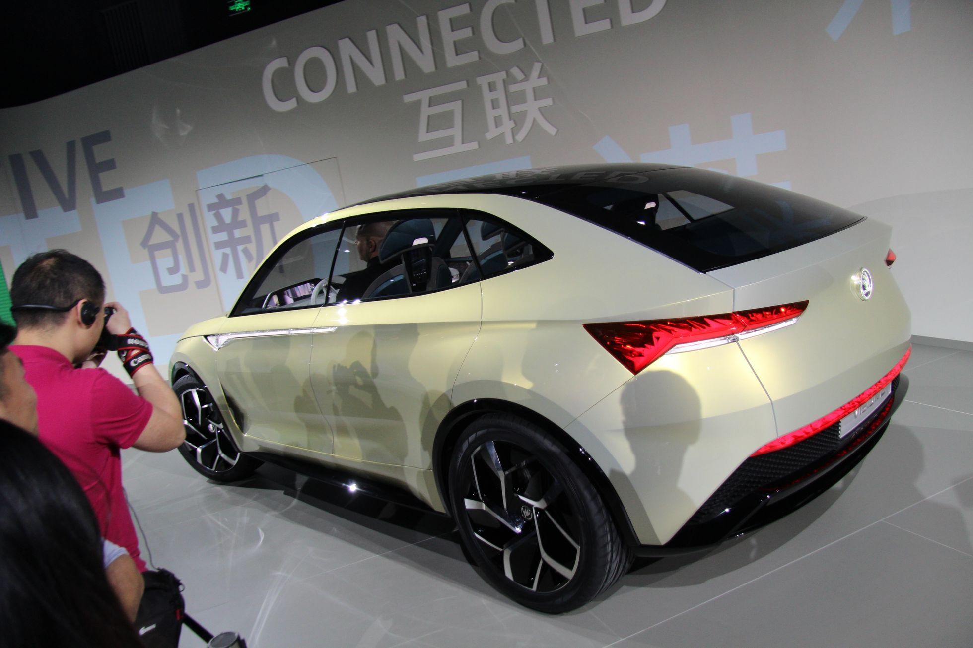 Škoda Vision E a podobná auta ze Šanghaje