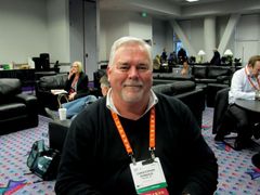 Ředitel pro vztahy s developery systému OnLive Chris Donahue na veletrhu CES 2012 v Las Vegas