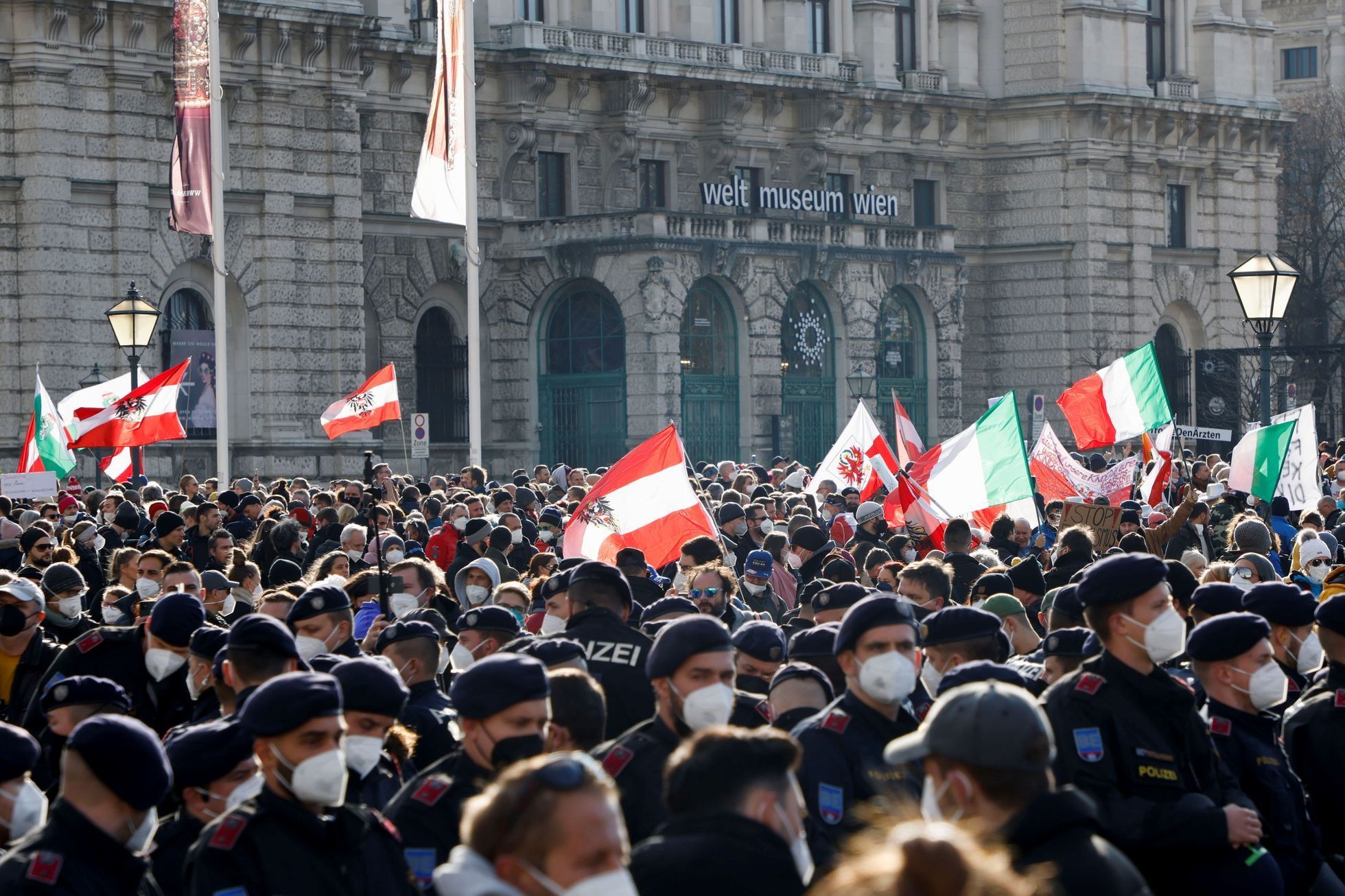 Vídeňský protest proti protipandemickým opatřením