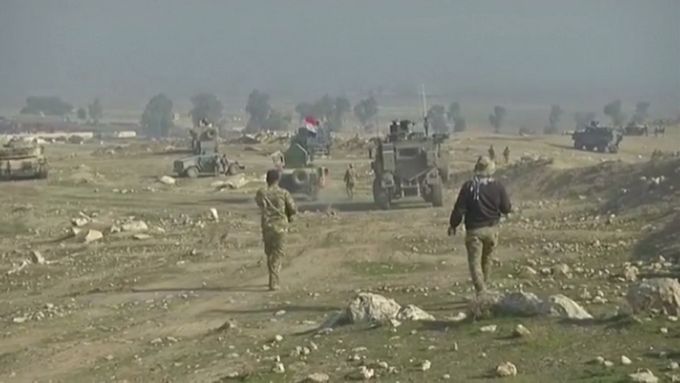 Irácké jednotky dobyly důležité letiště v Mosulu.
