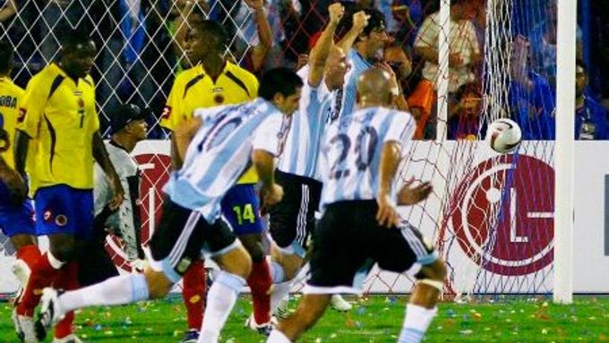 Argentinská gólová radost,Paraguay vs. Argentina 2:4.