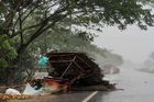 Indii zasáhl cyklon Fani. Úřady evakuovaly milion lidí, vlaky odvážely i turisty