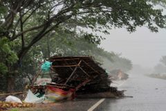 Indii zasáhl cyklon Fani. Úřady evakuovaly milion lidí, vlaky odvážely i turisty