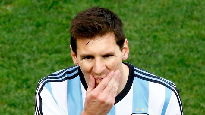 Před necelým měsícem měla Argentina důvod se radovat: Její fotbalisté v čele s Messim to dotáhli až do finále mistrovství světa. Teď zemí hrozí už druhý státní bankrot za posledních třináct let.