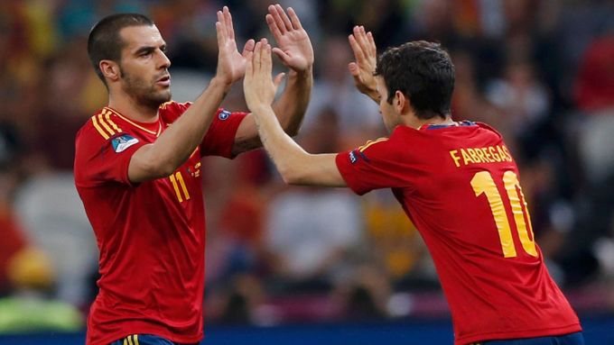 Césc Fábregas sice přišel na hřiště až v průběhu zápasu, přesto rozhodl o postupu Španělů do finále