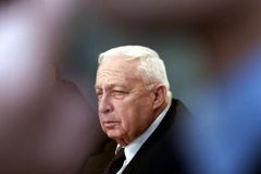 Izraelská televize: Šarona léčili špatně