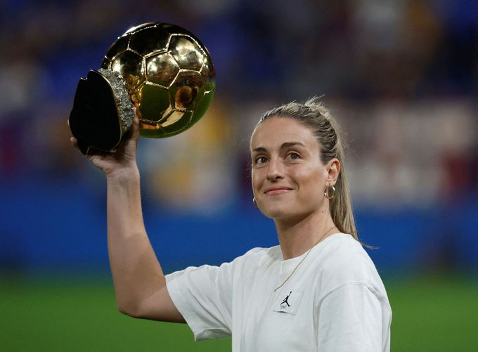 Alexia Putellasová se Zlatým míčem pro nejlepší fotbalistku světa