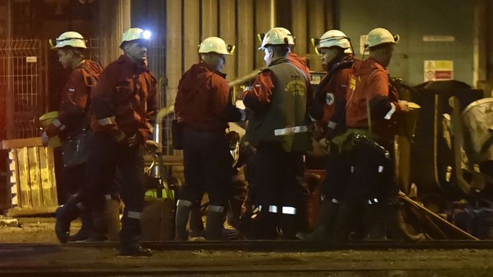 Při explozi v dole na Karvinsku zemřelo 13 lidí, většina z nich jsou polští horníci
