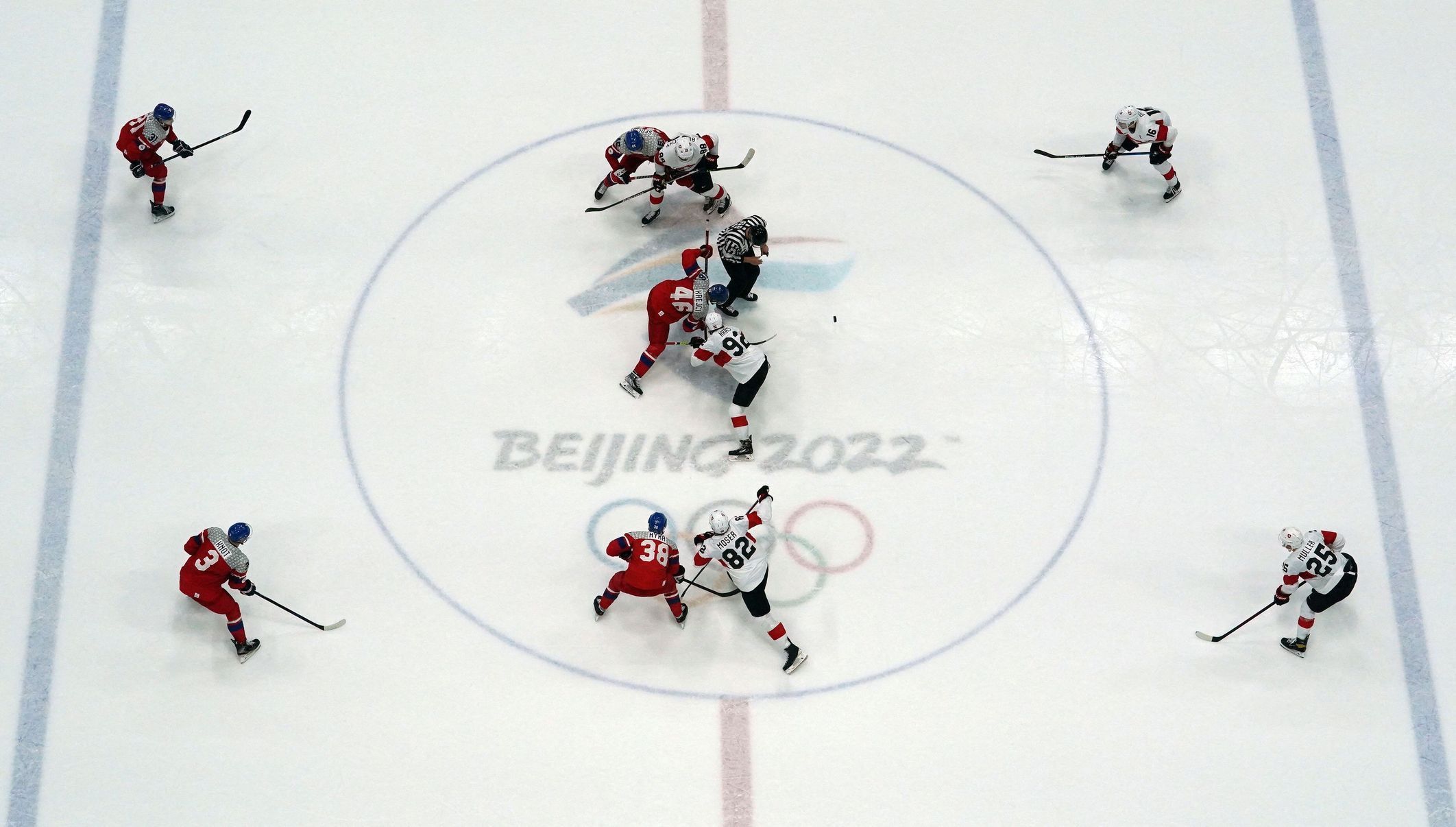 Začátek prodloužení zápasu Česko - Švýcarsko na ZOH 2022 v Pekingu