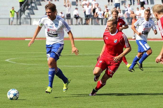 Baník odstartoval premiéru v Národní fotbalové lize remízou ve Znojmě. Utkání doprovázela přísná bezpečnostní opatření.