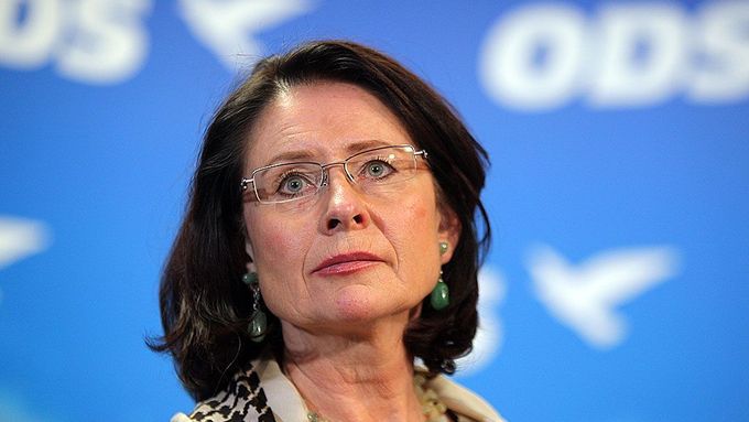 Miroslava Němcová uvedla, že TOP 09 by se k situace v ÚSTR měla vyjádřit.