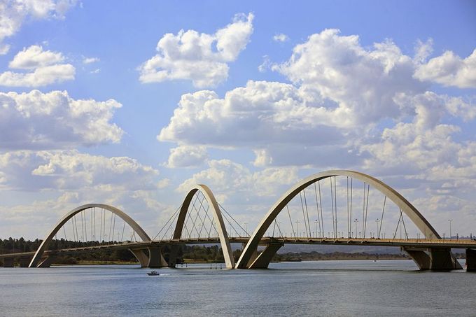 Most Juscelina Kubitschka ve městě Brazília