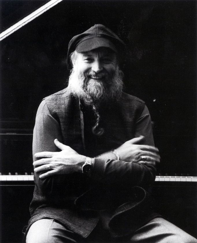 Terry Riley na archivním snímku z roku 1995.