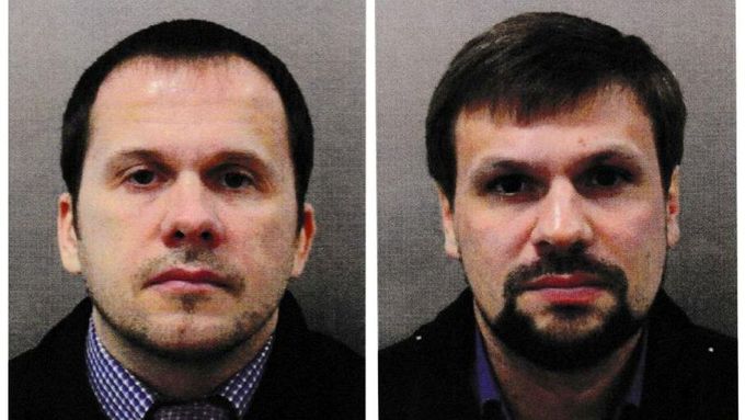 Příslušníci GRU Alexandr Miškin (vlevo) a Anatolij Čepiga, kteří spáchali útok ve Vrběticích.