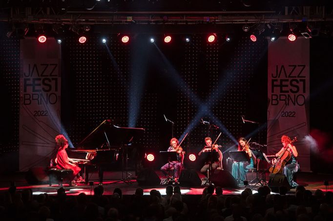 Snímek z koncertu Hiromi na brněnském Jazzfestu.