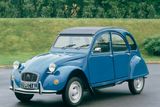 Tak jako je synonymem expanze automobilismu v Německu Volkswagen Brouk, je pro Francouze tím samým Citroën 2CV neboli "kachna". Ta letos slaví 70. výročí.