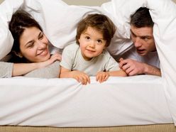 Rodina v posteli