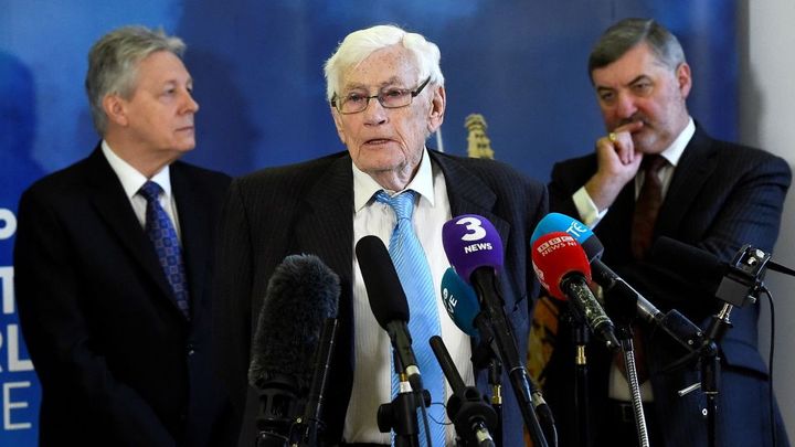 Zemřel bývalý severoirský vicepremiér Mallon, pomohl ukončit krvavý konflikt v zemi