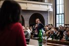 Česko-čínské centrum by se mělo zavřít, míní bývalý rektor. Zlatuška by Zimu odvolal