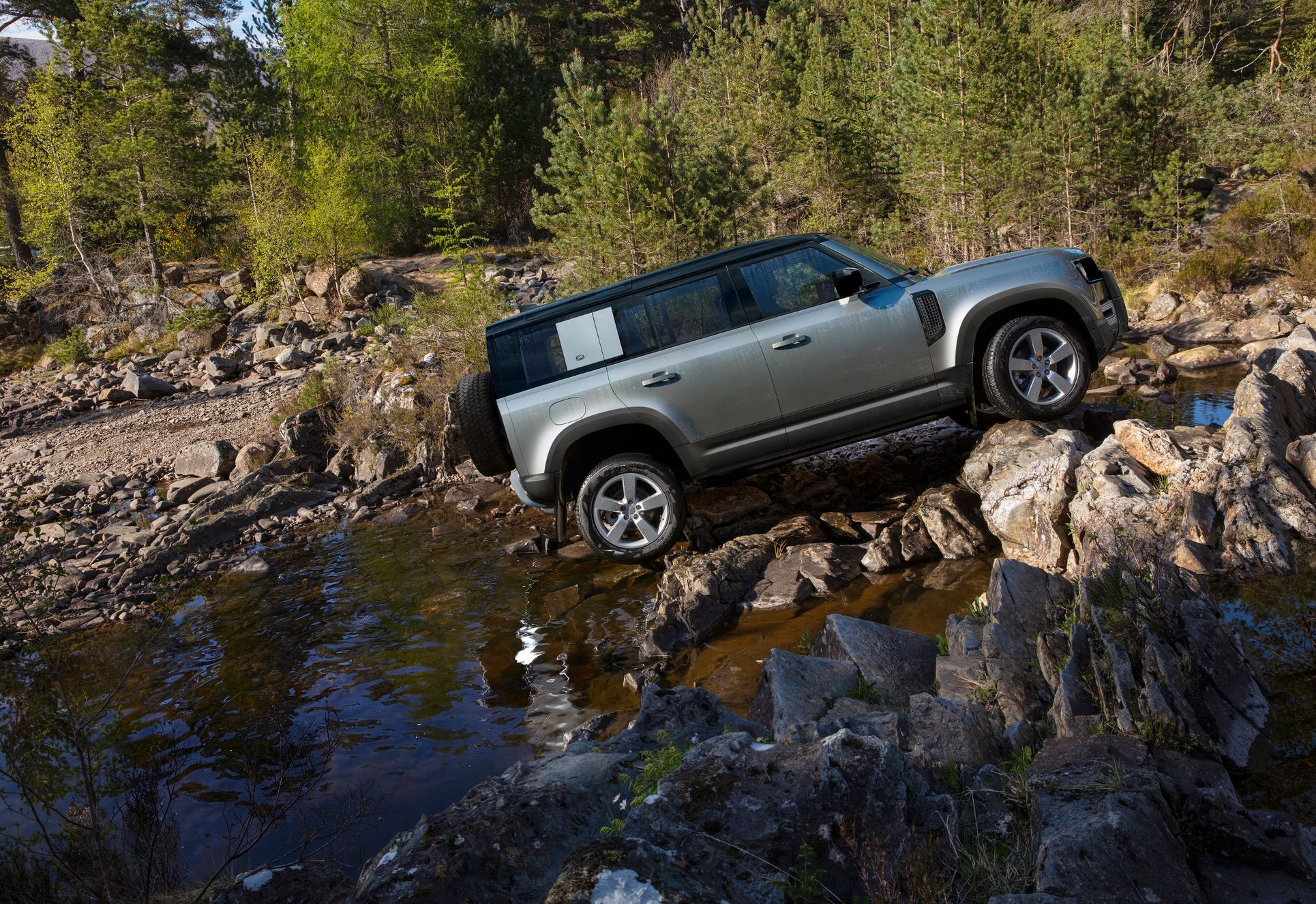 Land Rover Defender 2019