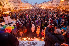 #all for Jan. Slováci i Češi uctili památku Jána Kuciaka v Bratislavě, Praze či Banské Bystrici