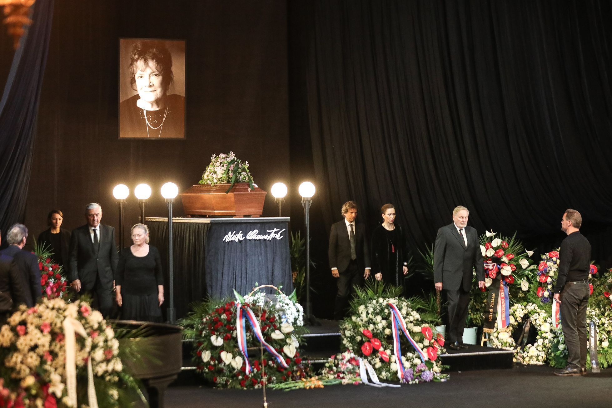Poslední rozloučení - Vlasta Chramostová - Národní divadlo, 14. 10. 2019