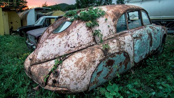 Výstava fotografa Vladimíra Cettla se vydává na pouť za tatrovkami, ve kterých dávno nikdo nejezdí