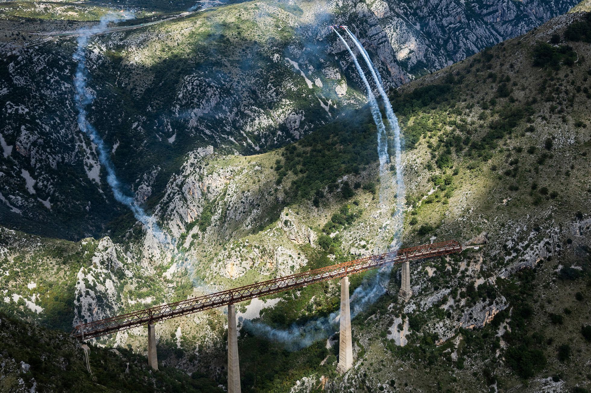 Bláznivé sportovní výkonu roku 2024 na fotkách špičkových fotografů