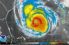 Čeká se první hurikán sezóny, bouře Irene se nadechuje