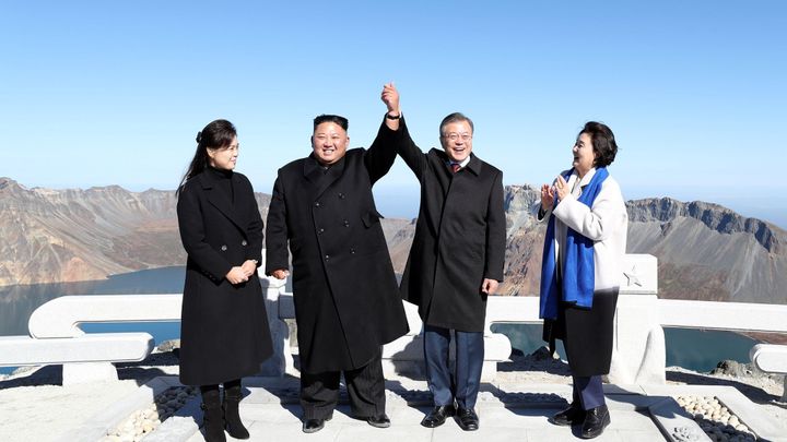Jihokorejský prezident se v dubnu sejde s Trumpem, chce oživit jednání s KLDR