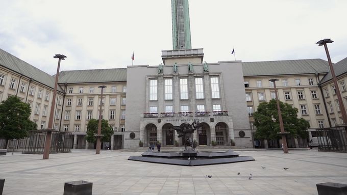 Nová radnice Ostrava se nachází v centru města na Prokešově náměstí. Velkorysý projekt vznikl ve 20. letech na základě architektonické soutěže.
