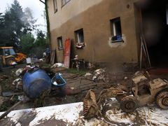 V Jeseníku nad Odrou už proběhlo čtrnáct úplných a čtyři částečné demolice. Desítky dalších lidí zatím nemohou bydlet ve vlastních domech.
