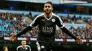 Riyad Mahríz z Leicesteru slaví druhý gól v síti Manchesteru City