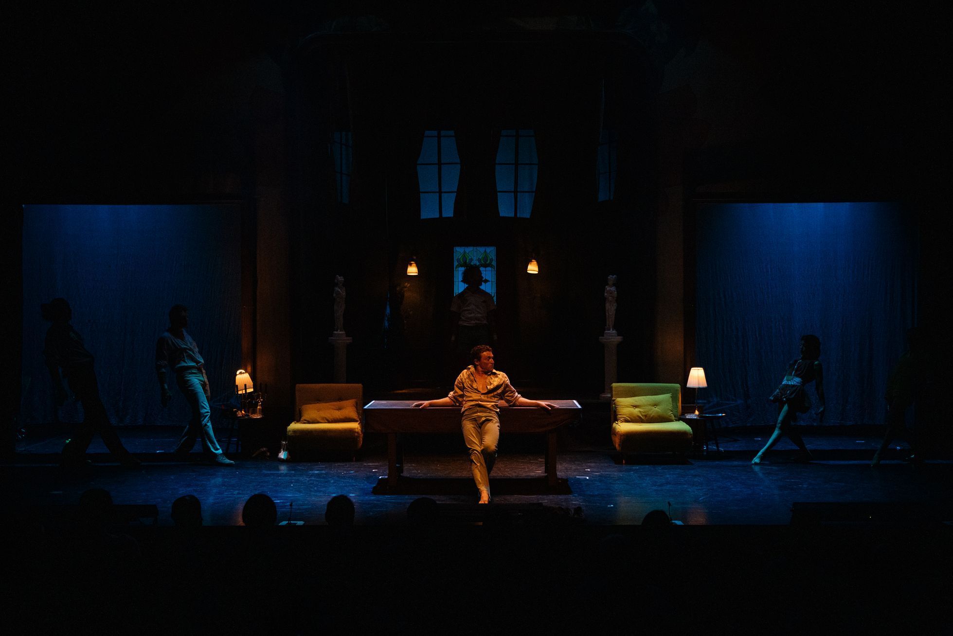 Cirque Le Roux: Deer in The Headlights