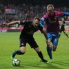 Vladimír Coufal a Ondřej Mihálik v utkání 14. kola F:L Plzeň - Slavia
