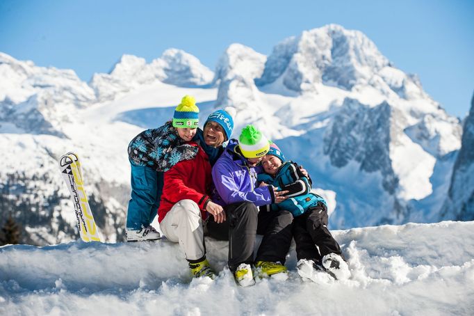 Rodinná zimní dovolená v lyžařské oblasti Dachstein West